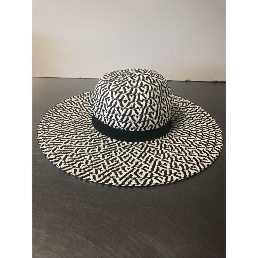 Coco + Carmen Women’s Black and White Woven Sun Hat One Size
